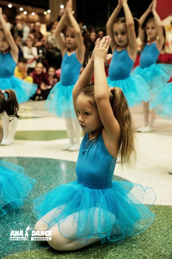 438Dance7944-20 438Dance7944-20